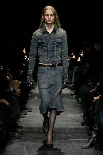 Look 14